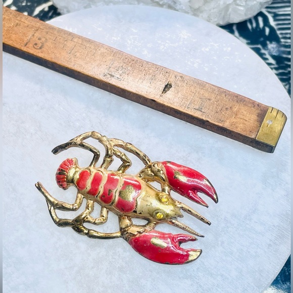 🖤 Vintage 🖤 Mid Century Lobster Brooch Gold Metal Red Orange Enamel Pin 🦞🦞🦞 - Picture 2 of 5